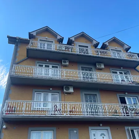 Fenix Apartment *